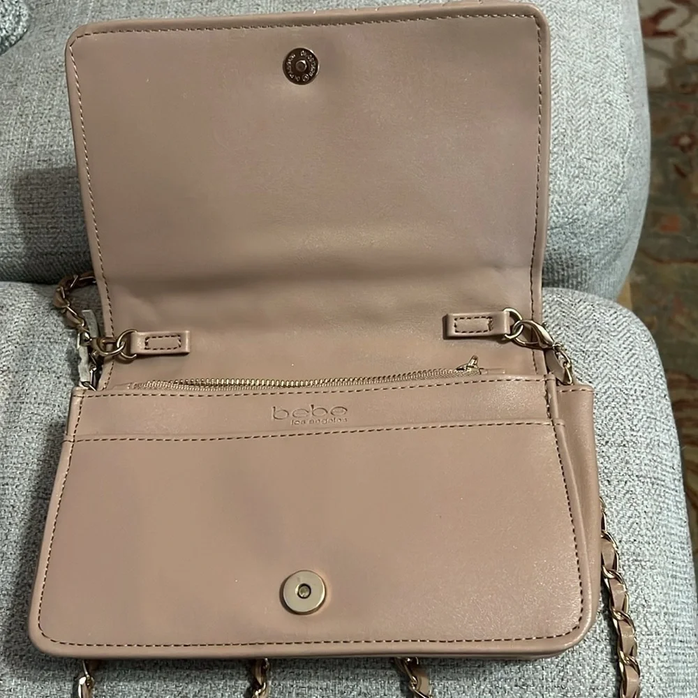 BEBE Los Angeles Women's Chain Crossbody Beige/Pink small Bag